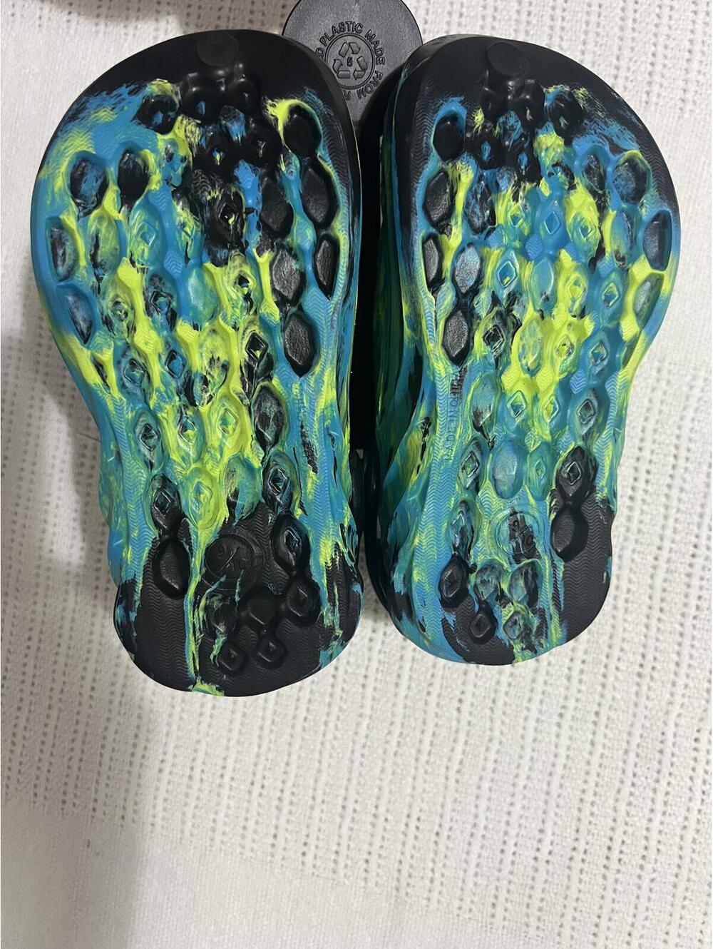 Buc-ee's Kids' Blue and Green Water Shoes Size 9/10 - Picture 3 of 3